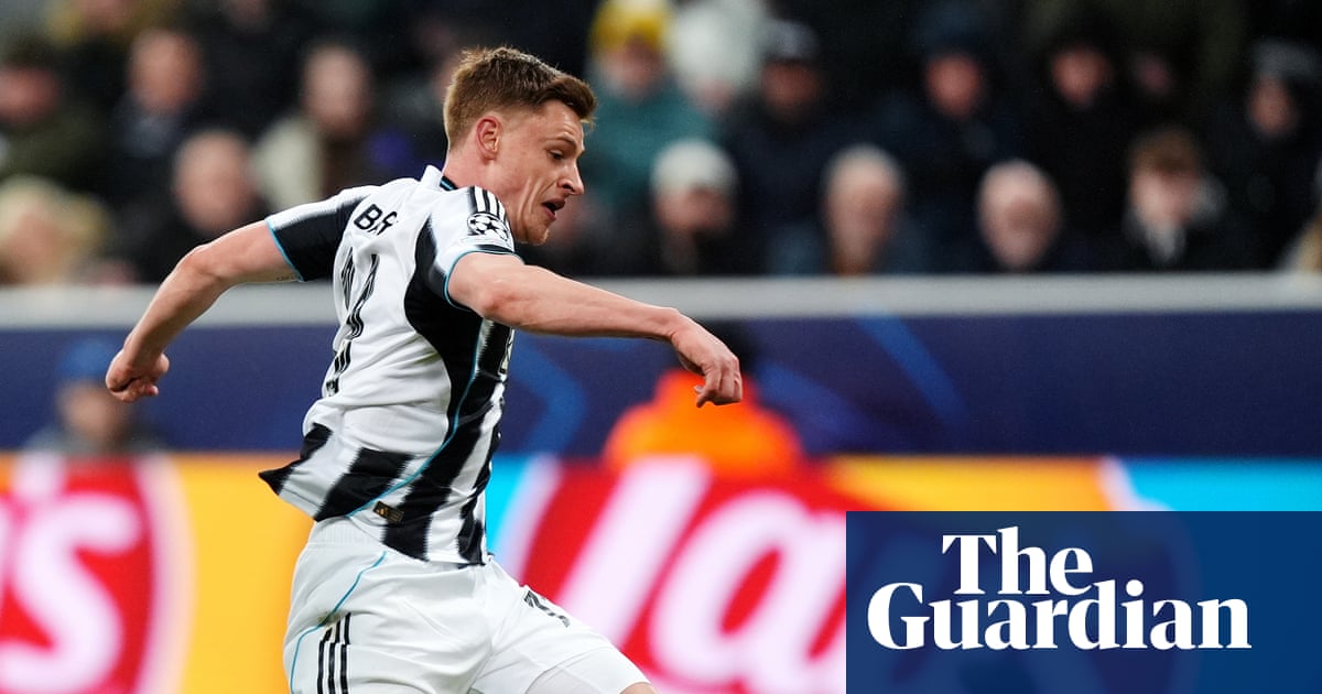 Barnes seals easy win against PSV but Newcastle face wait over Guimarães