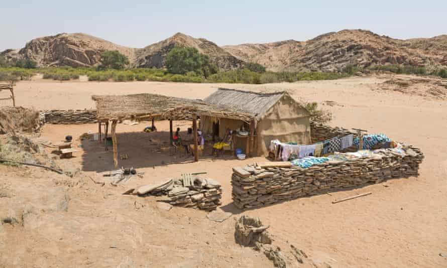 Settlement on the Namibian border with Angola