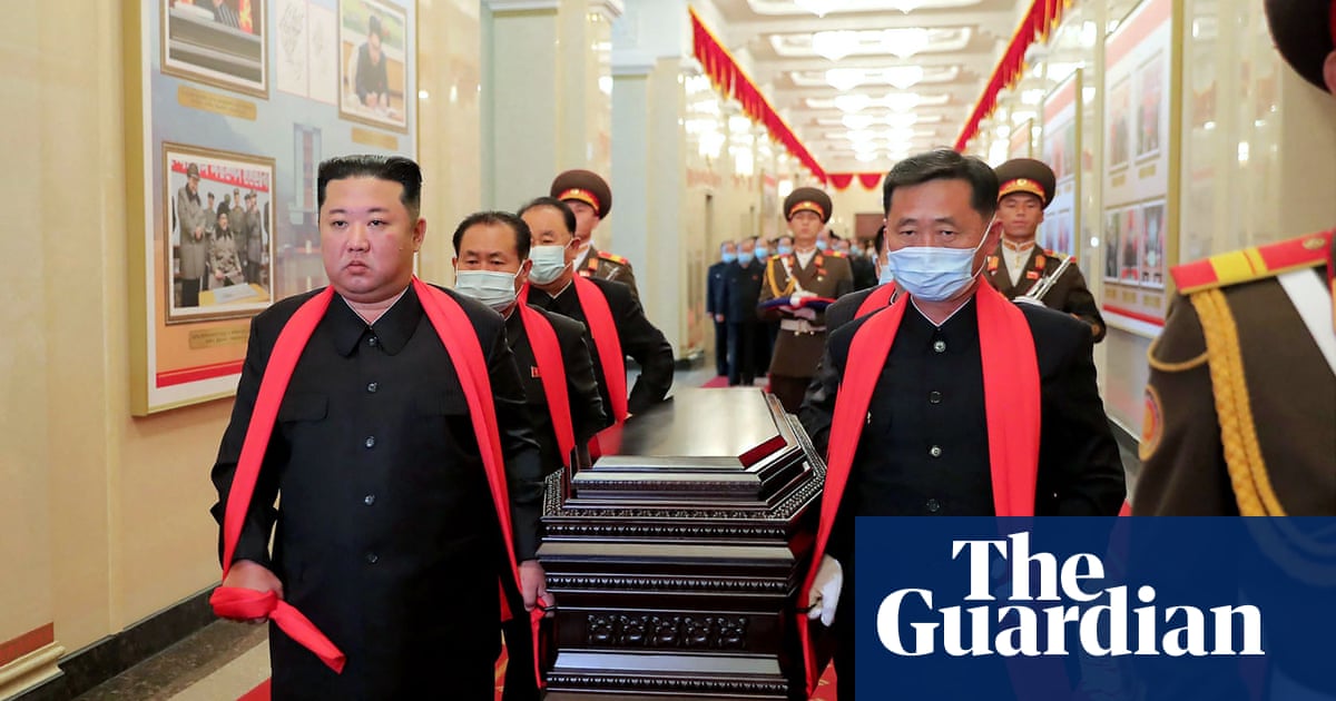 Kim Jong-un buries mentor amid North Korea Covid crisis - The Guardian