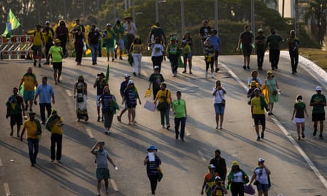 Apoiadores do presidente Jair Bolsonaro em frente ao Palácio do Planalto antes dos protestos do Dia da Independência em Brasília.
