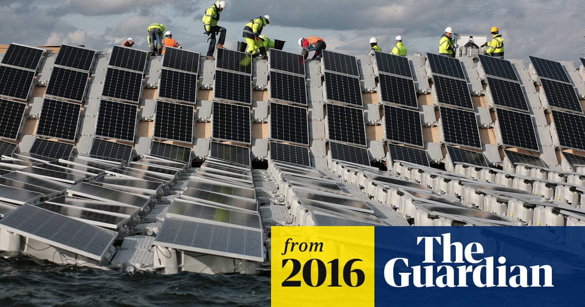 World's biggest floating solar farm powers up outside London