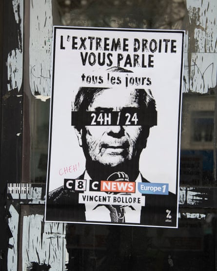 ‘The far right is talking to you’