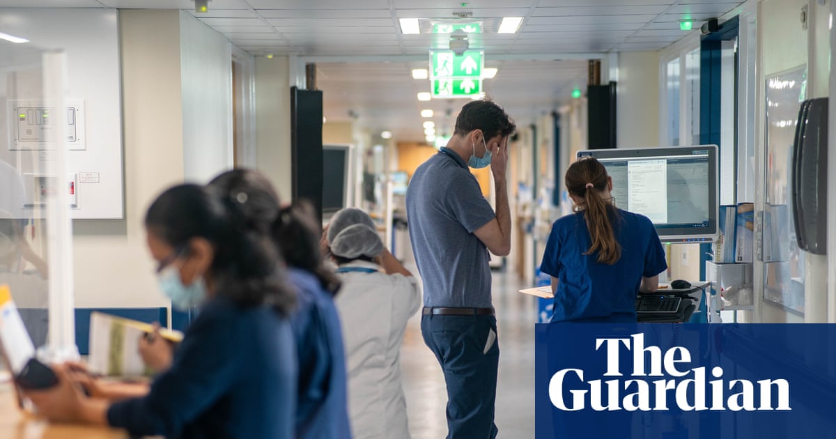 Flu patient numbers in English hospitals fall for second straight week