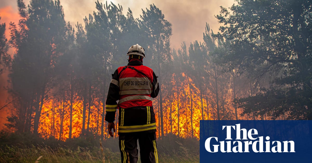Adrenaline-seeking firefighter started French wildfires, say prosecutors