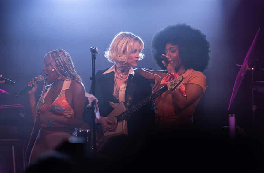St Vincent and backing singers at Oxford O2 Academy.