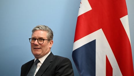 De Britse premier Keir Starmer houdt een persconferentie op de top van de Europese Politieke Gemeenschap - kijk live mee