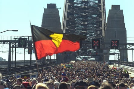 The Walk for Reconciliation crosses the Habour Bridge in 2000