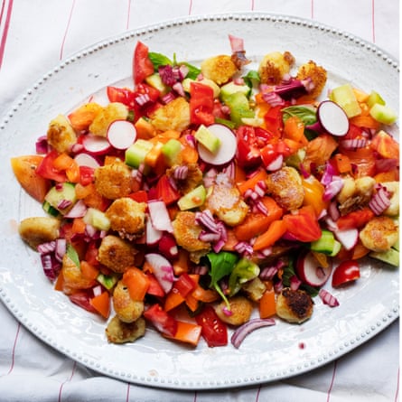 Crisp gnocchi with tomatoes.