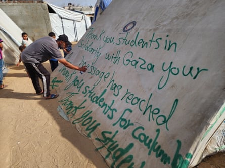 a message on a tent reads ‘than you students in solidarity with Gaza’