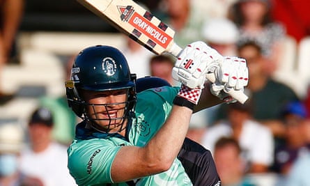 Sam Billings tried out an up-cycled pair of batting gloves made from production waste.