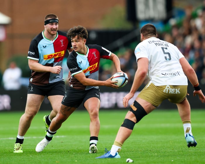 Marcus Smith produces timely reminder of his class as Harlequins sink Saracens