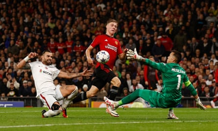 Rasmus Højlund scores for Manchester United