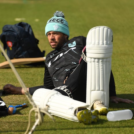 Ben Foakes warms up before day three at the Oval.