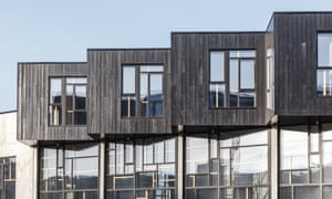 Upcycle Studios uses recycled concrete, reclaimed oak floors, aluminium from recycled cans, and has created thermal windows by combining reclaimed double glazed panels.