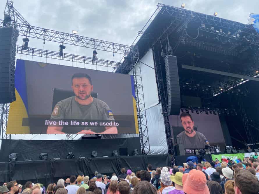 Volodymyr Zelenskiy speaks at Glastonbury festival.