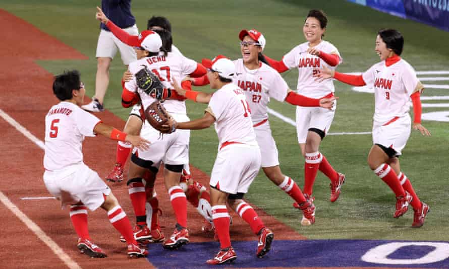 Jubilant Japan Retain Olympic Softball Title As Usa Settle For Silver Tokyo Olympic Games The Guardian Jubilant Japan Retain Olympic Softball Title As Usa Settle For Silver Tokyo Olympic Games The Guardian