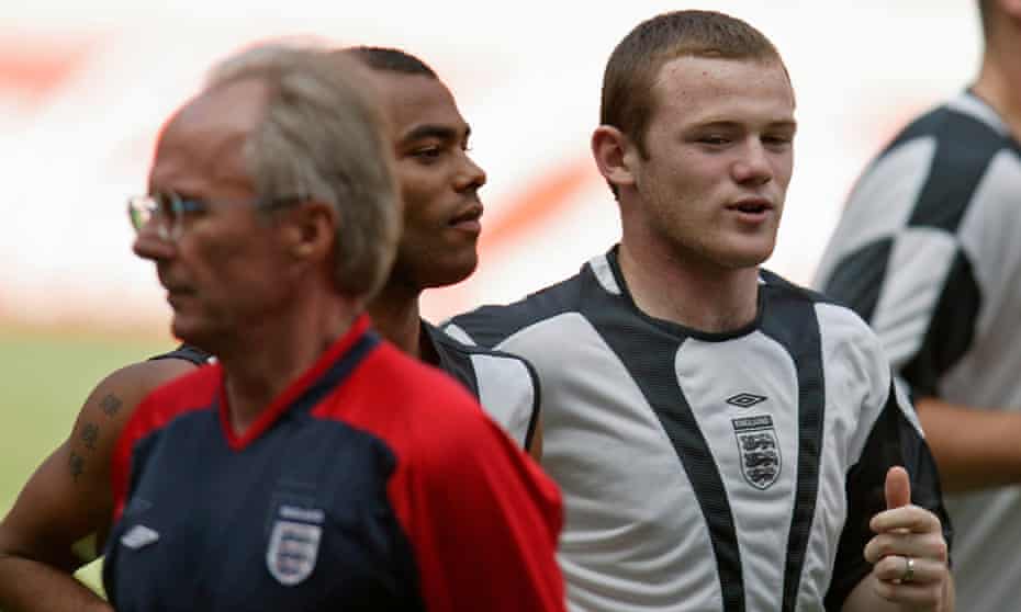 Sven-Göran Eriksson with Wayne Rooney and Ashley Cole at Euro 2004.