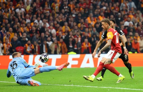 Noa Lang bags his second, and Galatasaray’s fourth goal of the game.