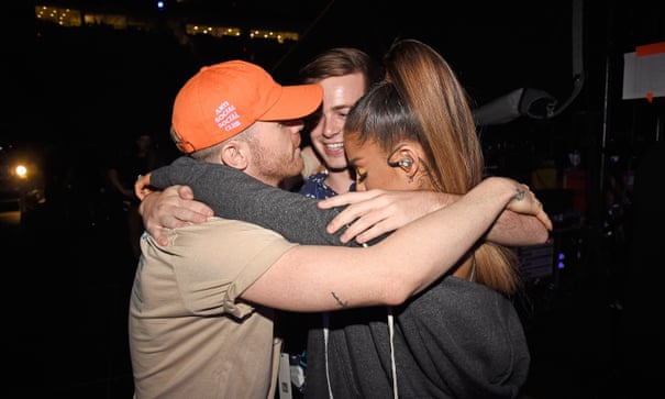 Cheek To Cheek Hug Meaning Kiss On The Cheek What Does It