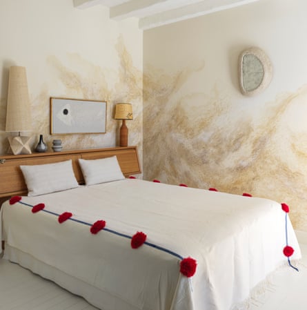 Une murale tempête de sable dans une chambre.