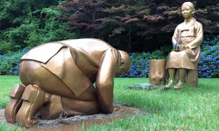 The statues are in the Korea Botanic Garden in Pyeongchang, 180km east of Seoul.