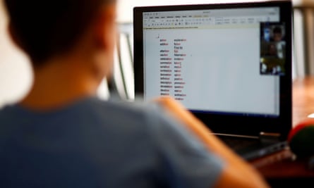 Us Students Are Being Asked To Work Remotely But 22 Of Homes Don T Have Internet Us Education The Guardian