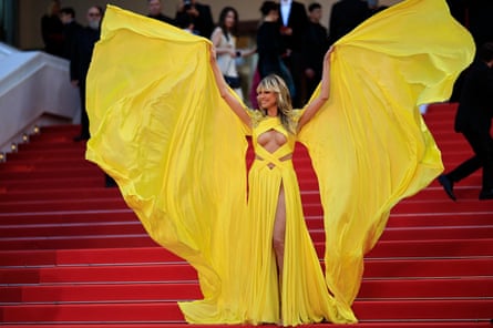 The German model Heidi Klum arrives for the screening of the film La Passion de Dodin Bouffant (The Pot-au-Feu).