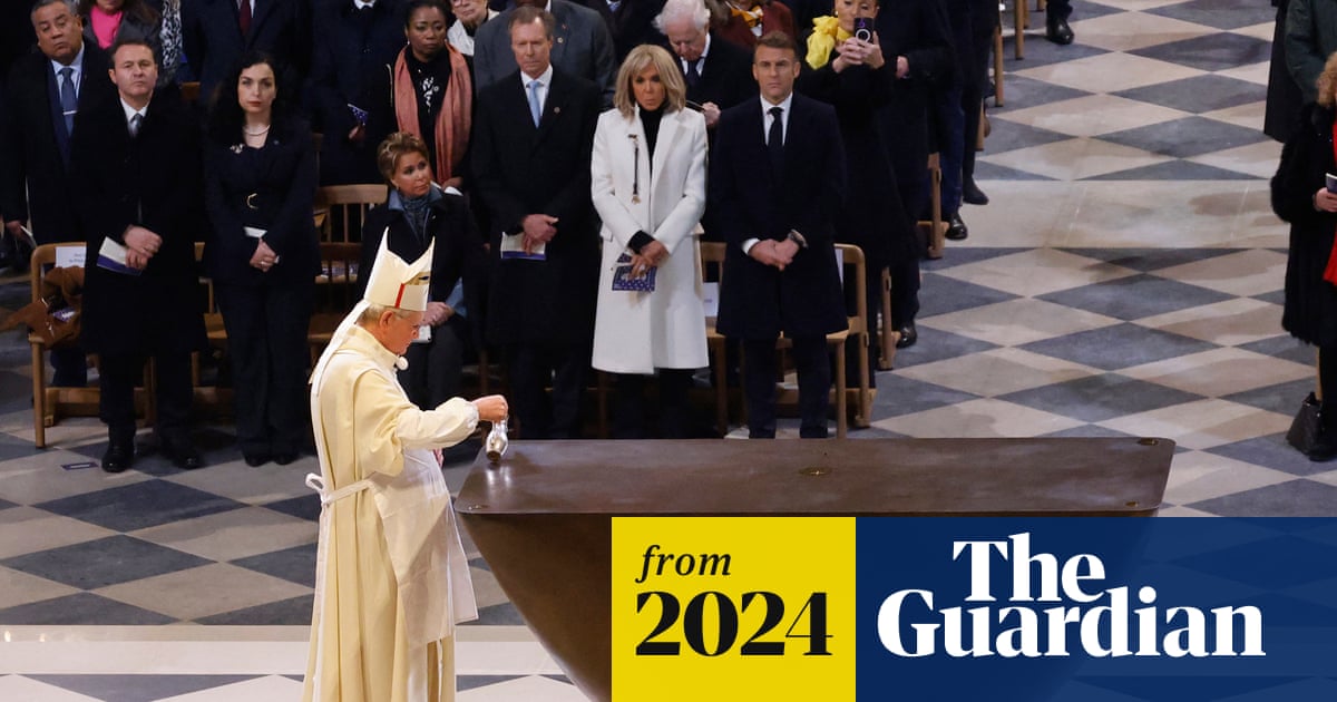 Notre Dame feiert nach verheerendem Brand die erste Messe seit fünf Jahren