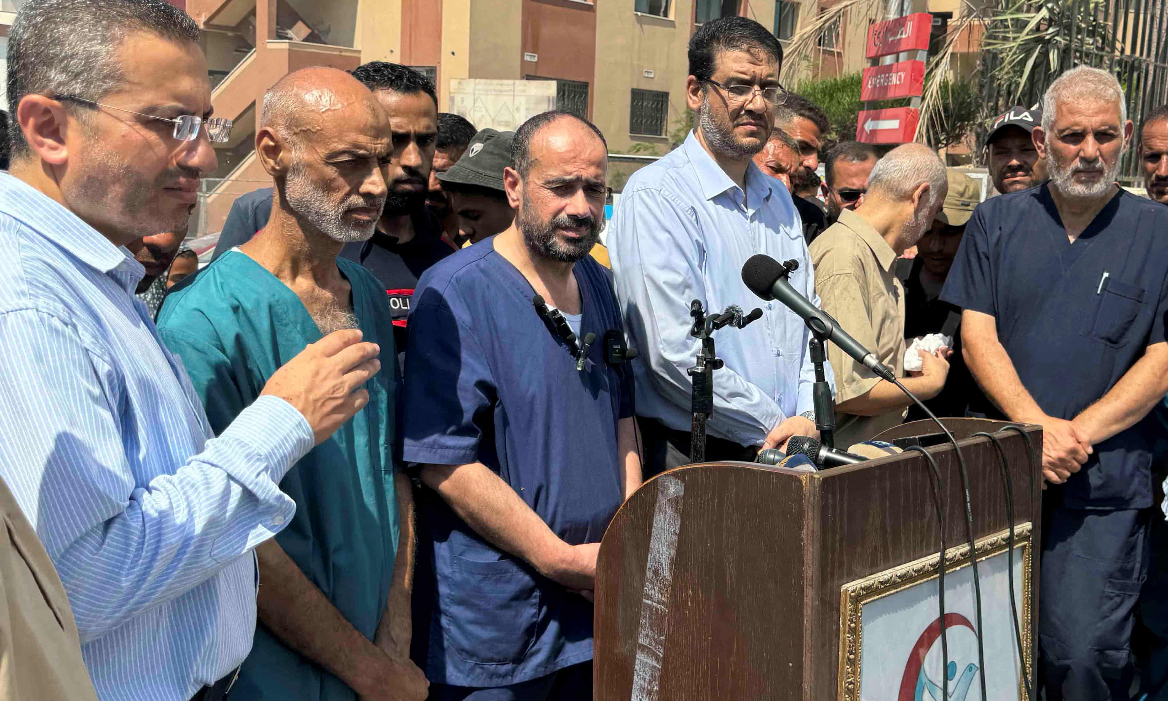 Al-Shifa hospital director release sparks row in Israel; army needs 10,000 soldiers, Israel defence minister says (theguardian.com)