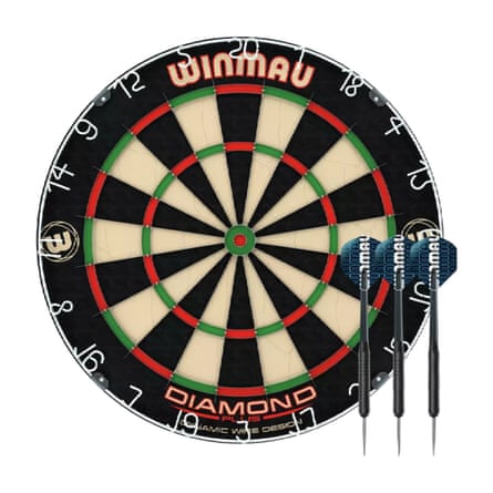 Winmau Diamond Plus Bristle Dartboard and Darts Set