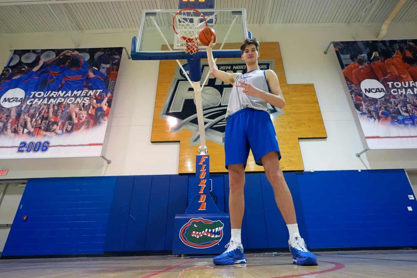 Florida s 7ft 9in Oliver Rioux Becomes Tallest Player In College florida-s-7ft-9in-oliver-rioux-becomes-tallest-player-in-college