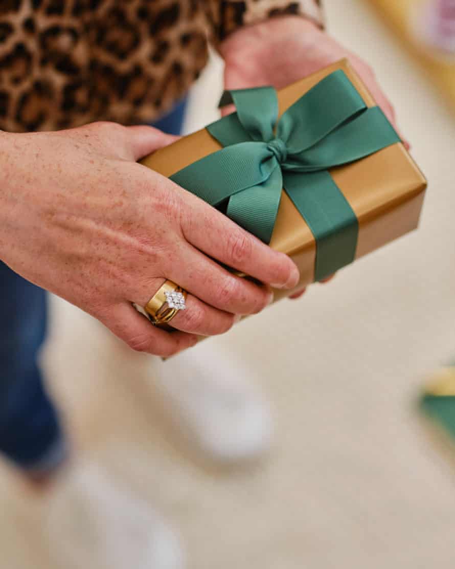 Hold a gift