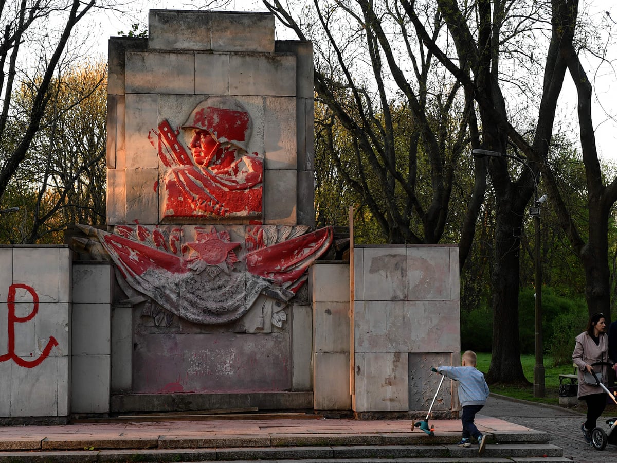 Poles Apart The Bitter Conflict Over A Nation S Communist History Poland The Guardian Poles Apart The Bitter Conflict Over A Nation S Communist History Poland The Guardian