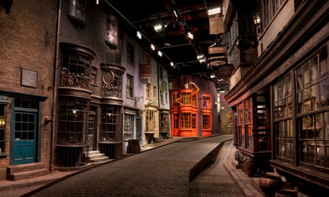 Harry Potter Studio Tour London Prop Cabinet Photos & Concept Art