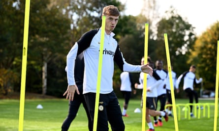Cole Palmer trains with Chelsea.