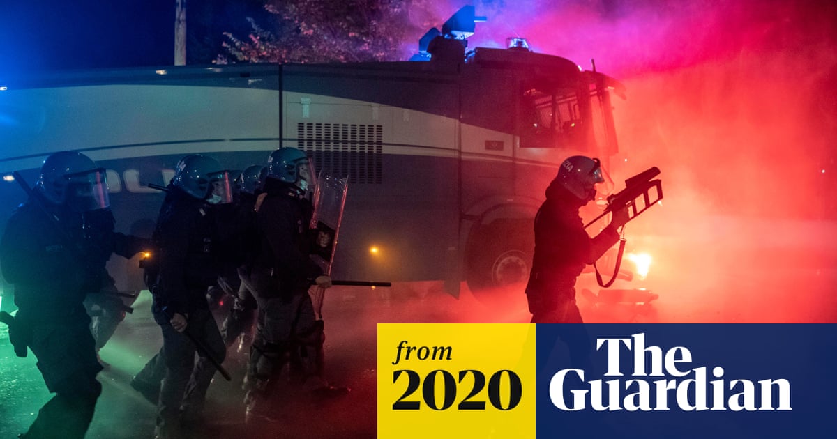 Italy: people protesting against Covid restrictions clash with riot ...