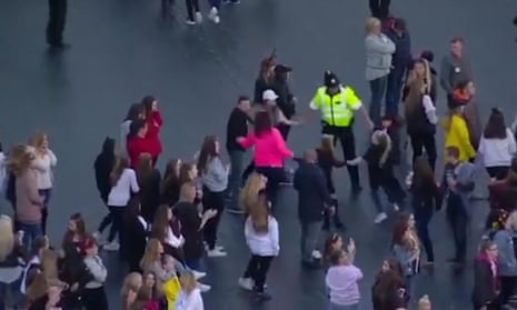 Ariana Grande One Love Manchester concert: fans shower Ariana with