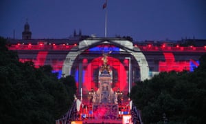 Duran Duran in front of Buckingham Palace