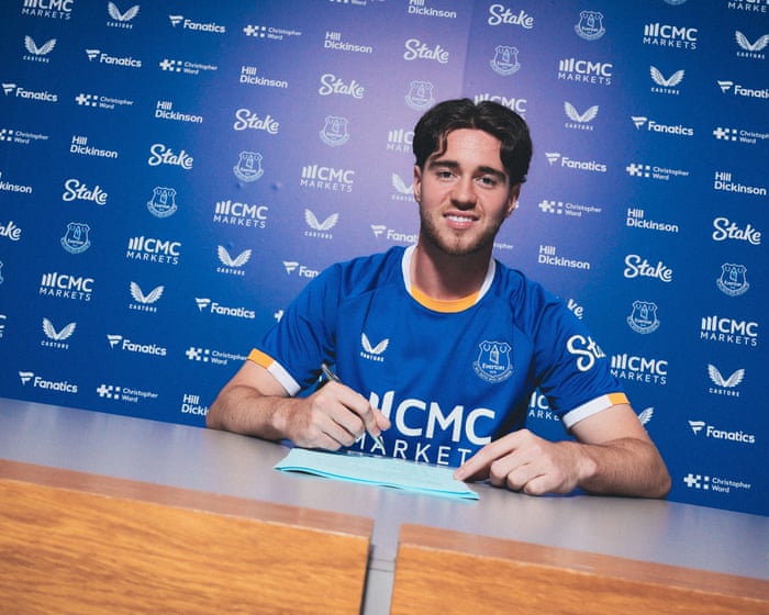 Transfer roundup: Everton clinch Hackney signing, Spurs announce Fernandes