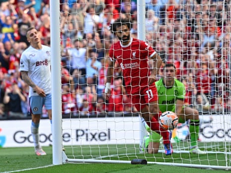 Arsenal v Manchester United: Premier League – live updates | Premier League 9 Mo Salah scores the third for Liverpool. Game over at Anfield, surely.