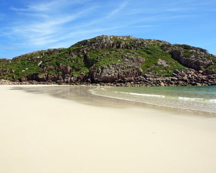 Balfour’s Bay also known as Traigh Gheal a wonderful sandy beach on the south side of Erraid off the Isle of Mull, Inner Hebrides of Scotland.