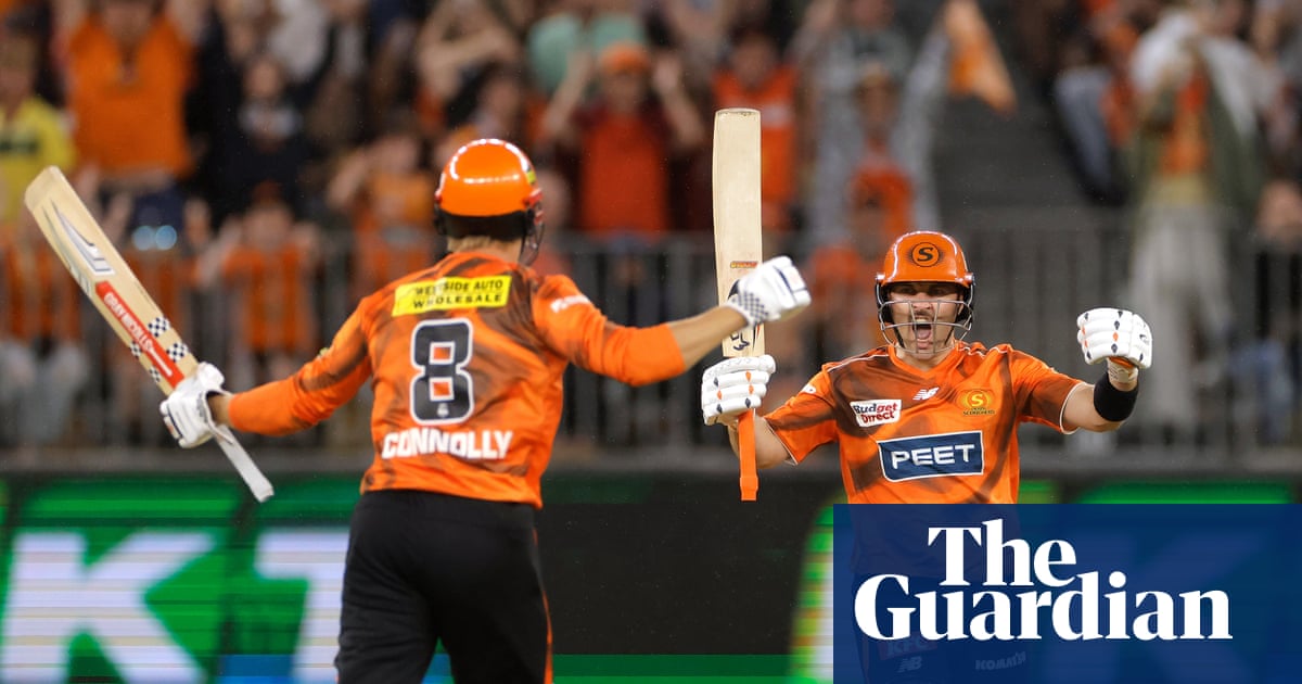 Perth Scorchers ease to sixth BBL title after skittling Sydney Sixers for 132 in final