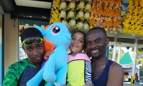 Ronell Foster and his two children. Foster was killed by Vallejo police in 2018.