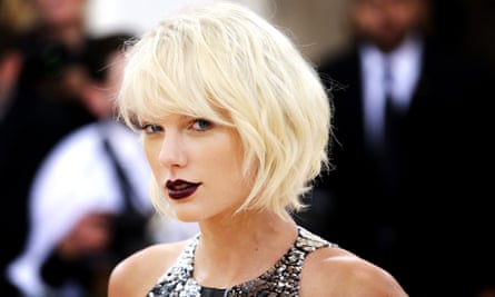 Taylor Swift on the red carpet for the 2016 Met Gala.