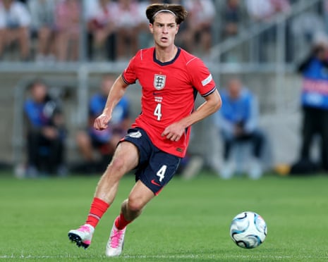 Alex Scott of England passes the ball