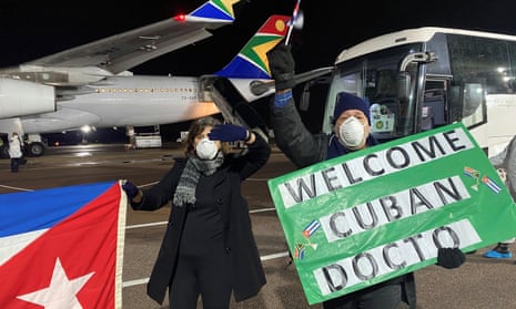 Cubans living in South Africa welcome a group of Cuban doctors