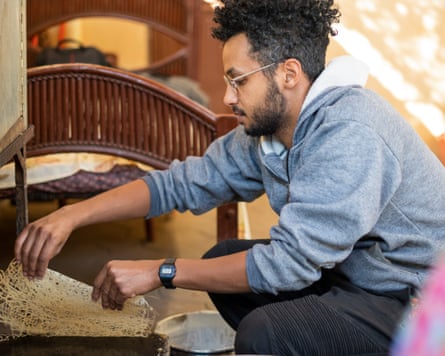 'Uma missão minha': durante o Ramadã, a comida sudanesa é um lembrete do que está em jogo em um...