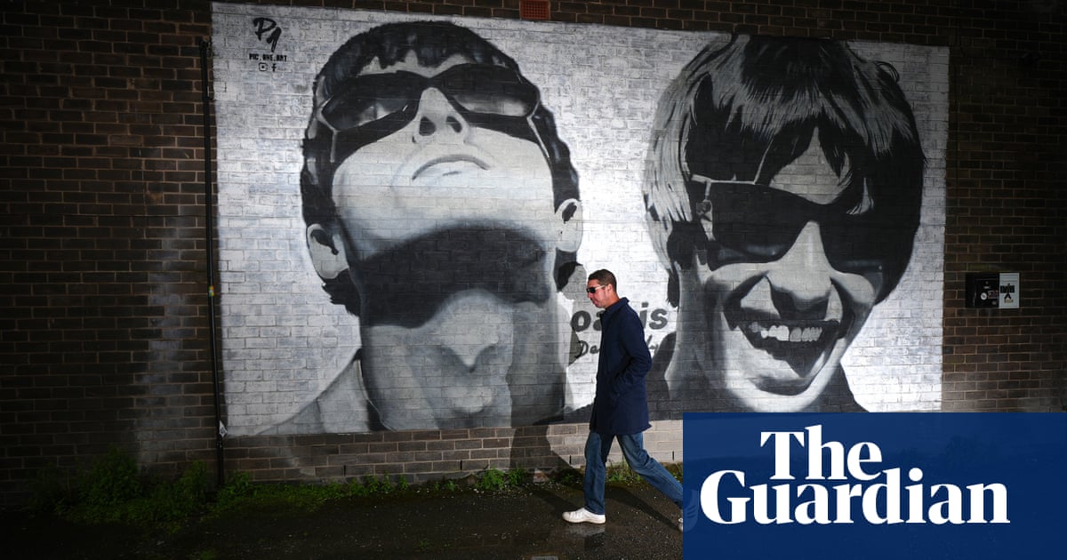 Sausage rolls and Oasis: ‘Britishcore’ Tiktok trend drives interest in UK culture Sausage rolls and Oasis: ‘Britishcore’ Tiktok trend drives interest in UK culture