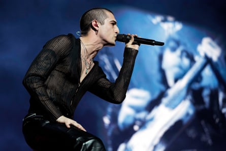 There’s never a muted audience response … Damiano David of Måneskin.