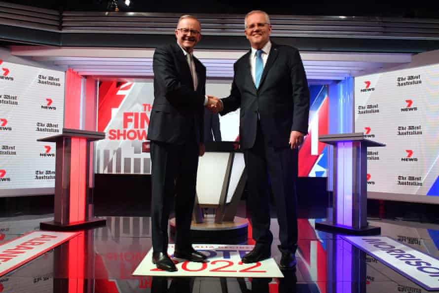 Anthony Albanese and Scott Morrison shaking hands